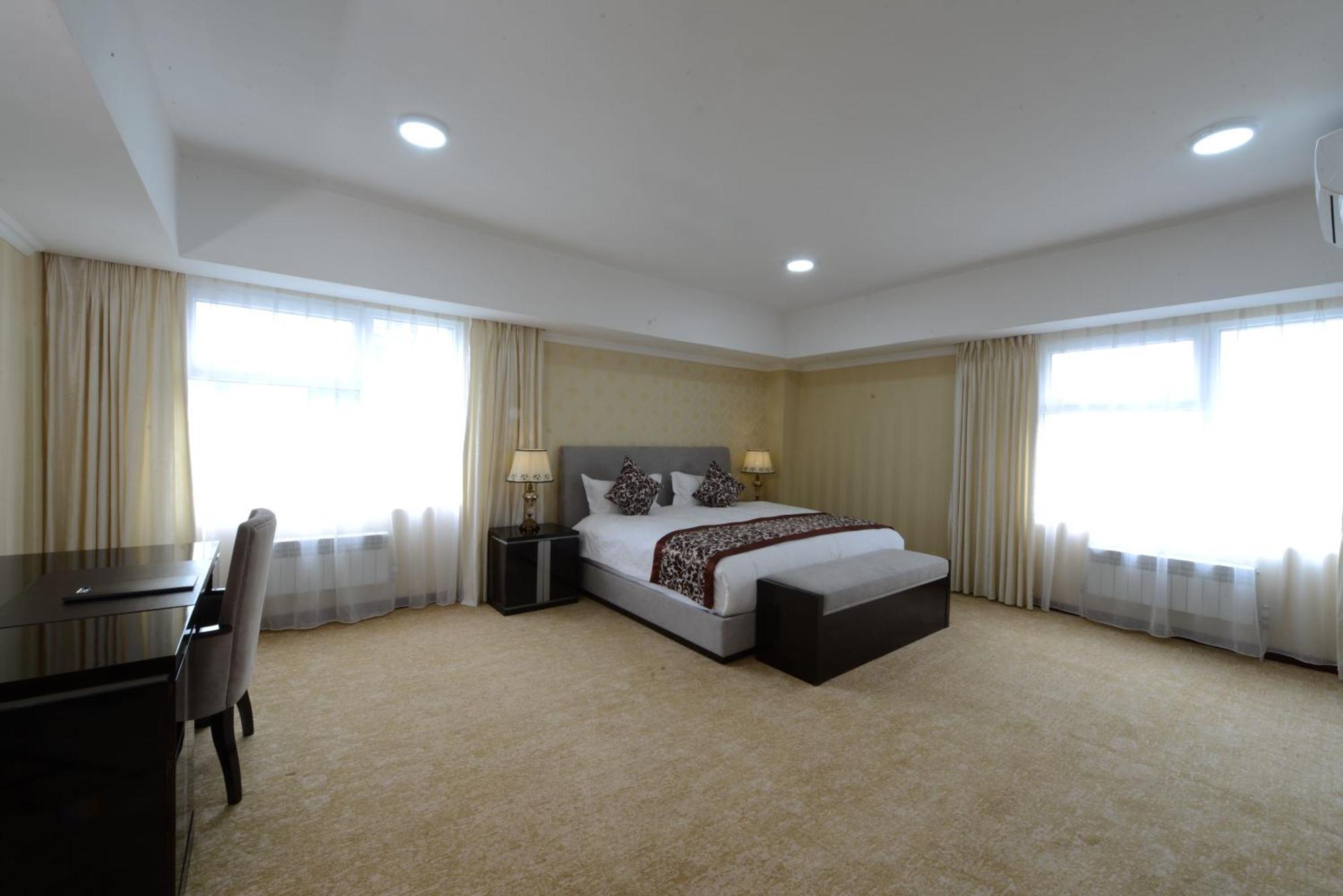 Alpha Hotel Ulaanbaatar Bagian luar foto