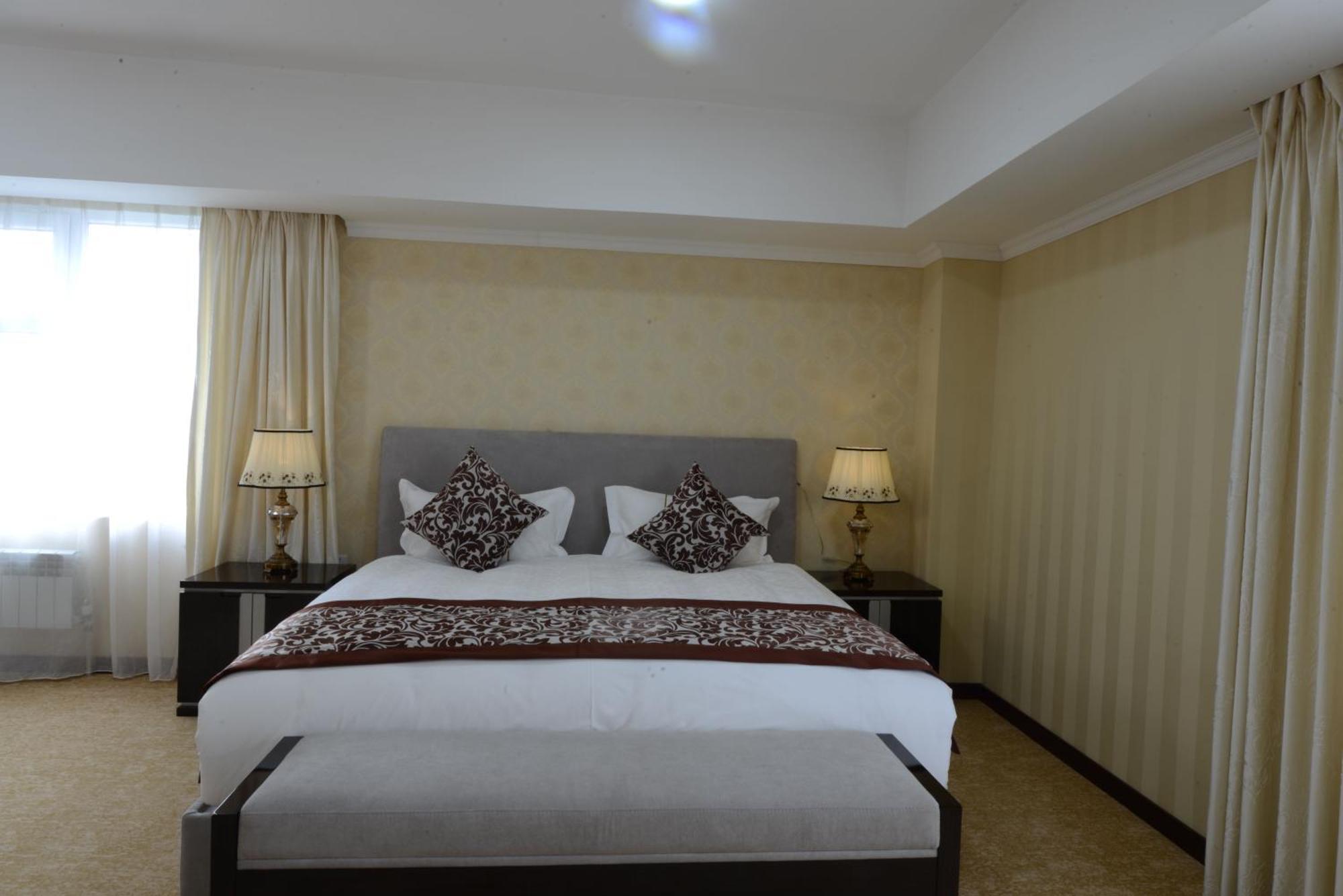Alpha Hotel Ulaanbaatar Bagian luar foto