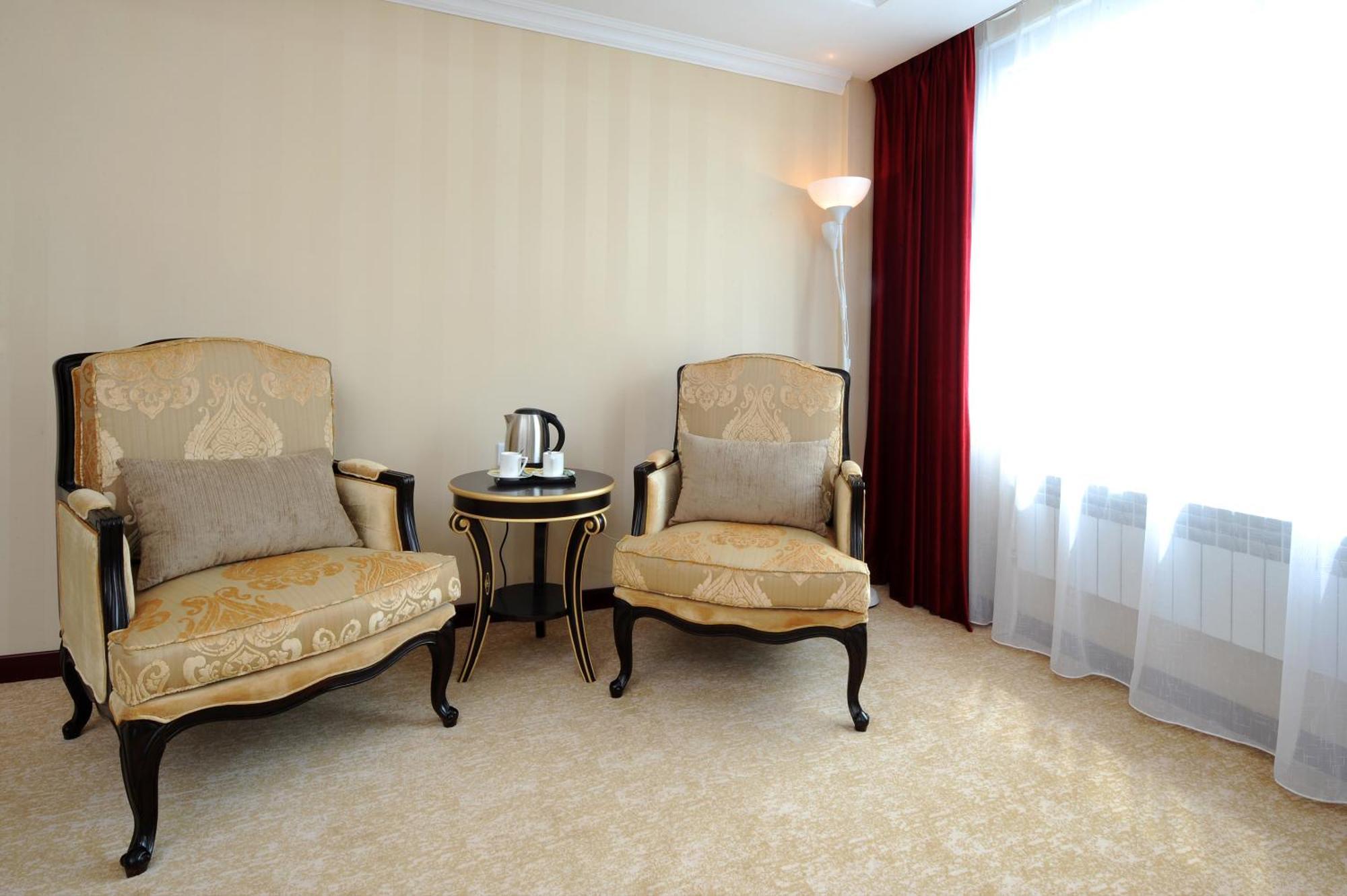 Alpha Hotel Ulaanbaatar Bagian luar foto