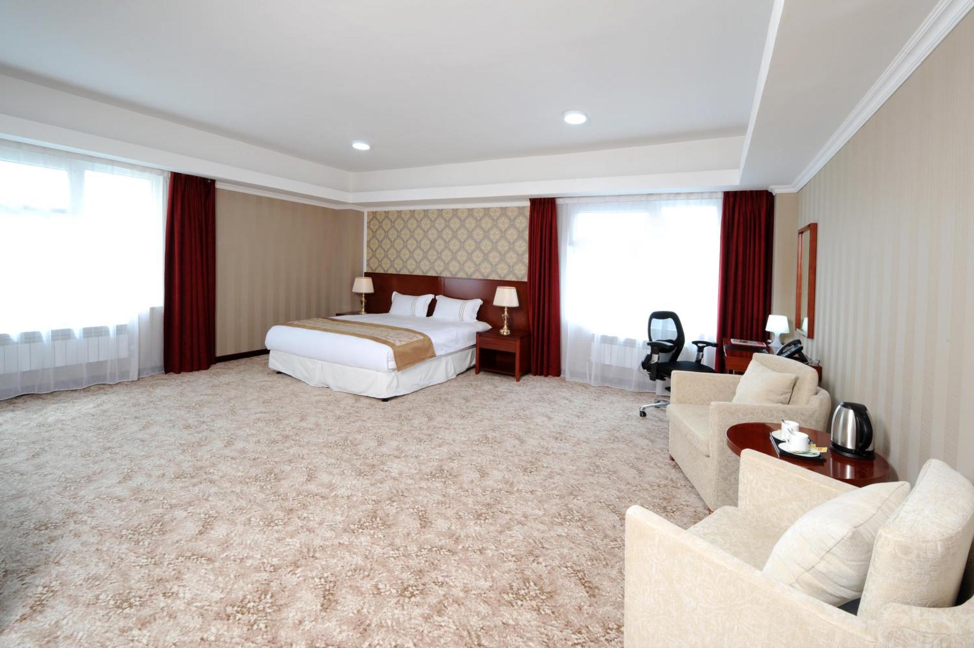 Alpha Hotel Ulaanbaatar Bagian luar foto