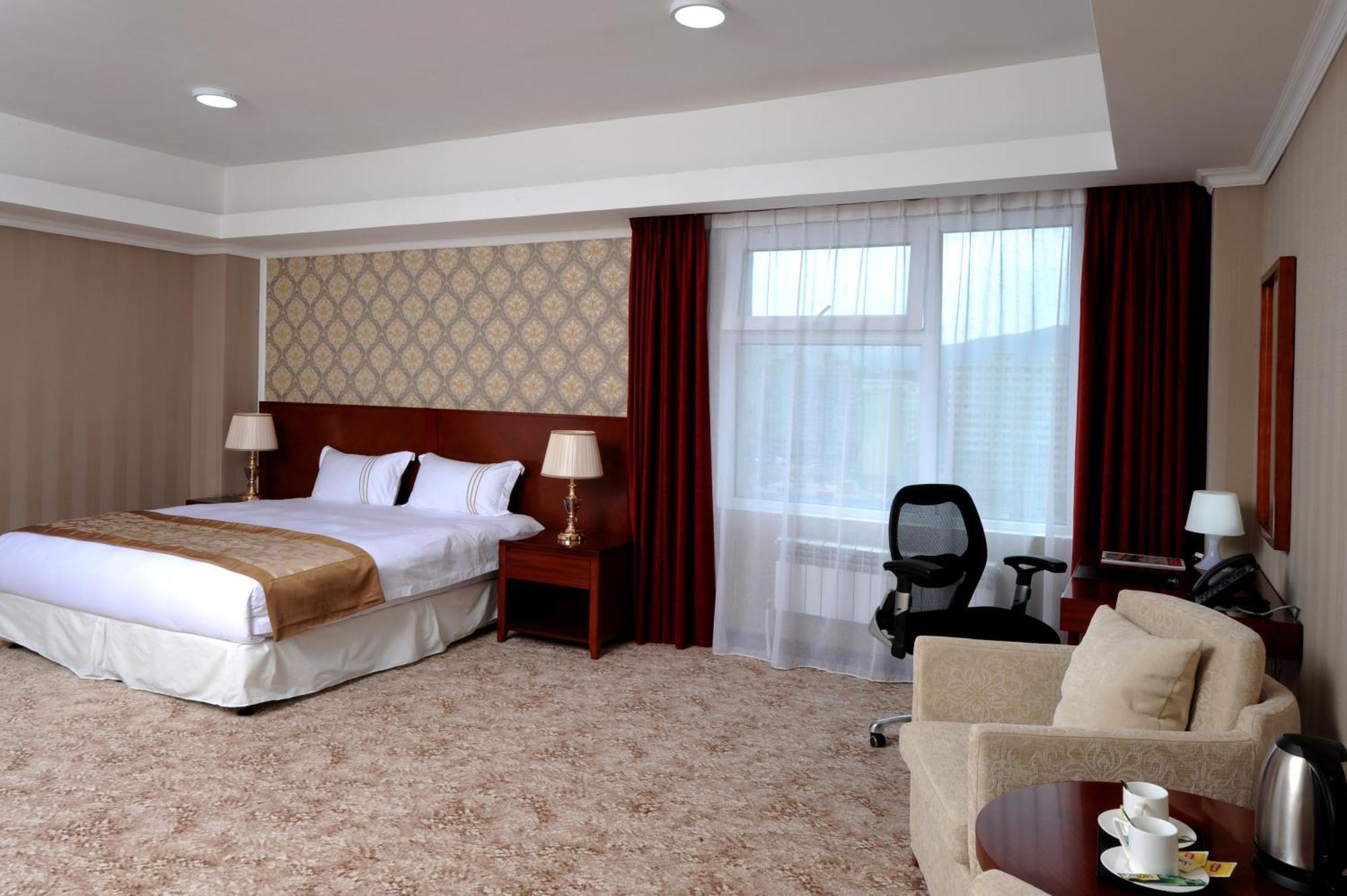 Alpha Hotel Ulaanbaatar Bagian luar foto
