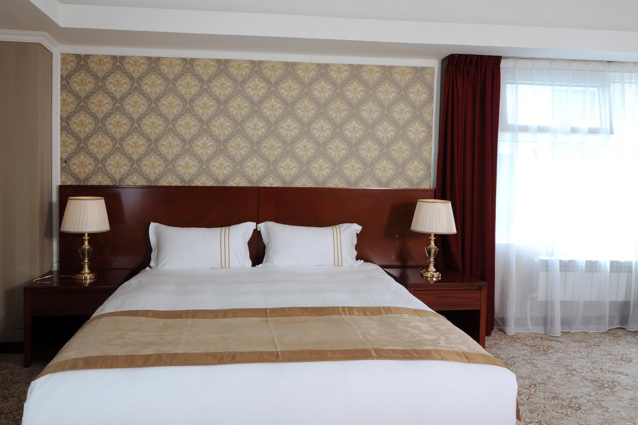 Alpha Hotel Ulaanbaatar Bagian luar foto