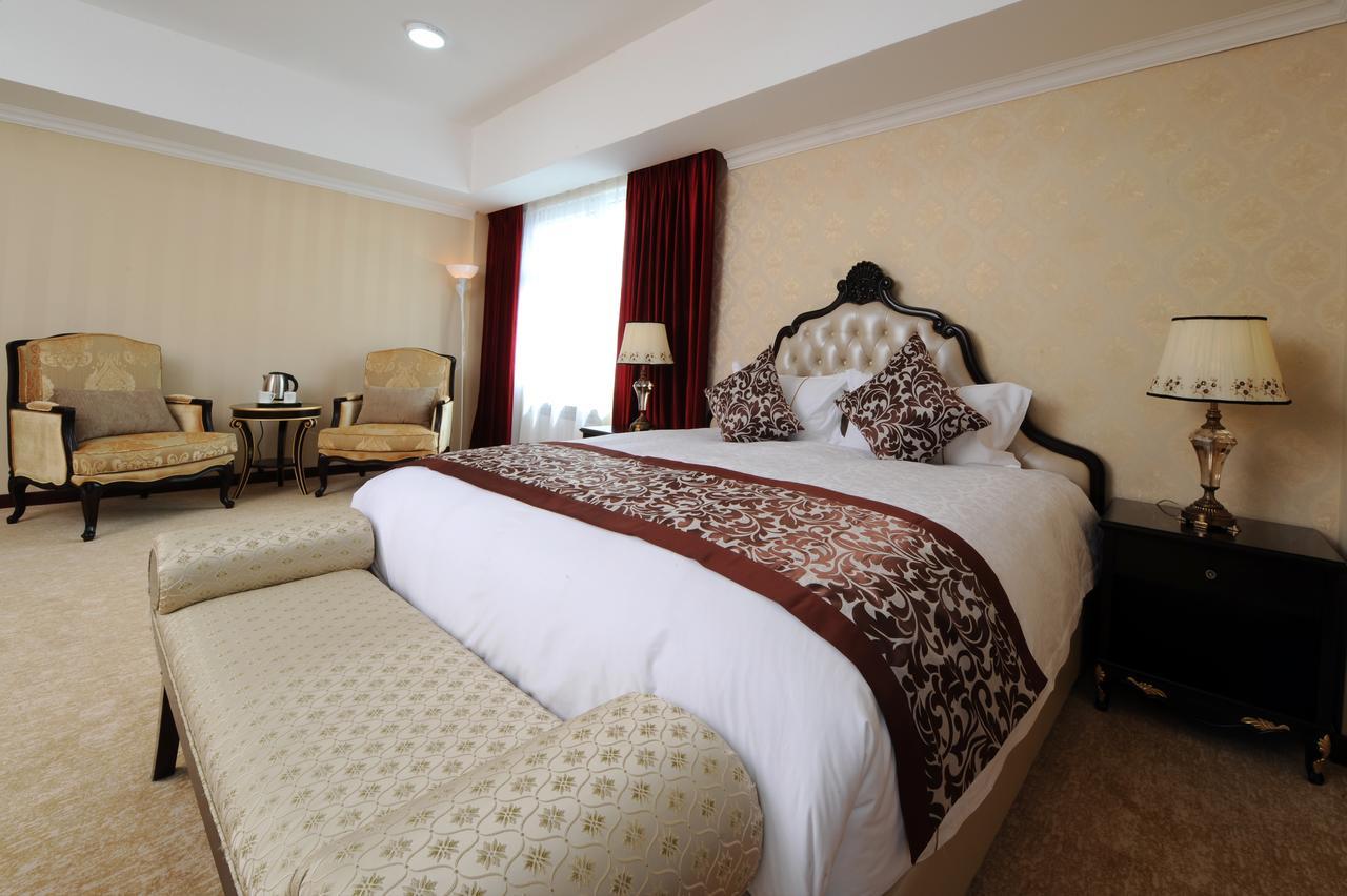 Alpha Hotel Ulaanbaatar Bagian luar foto